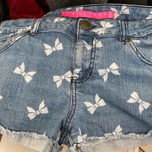 FINAL MARKDOWN Junior Tinseltown shorts 11